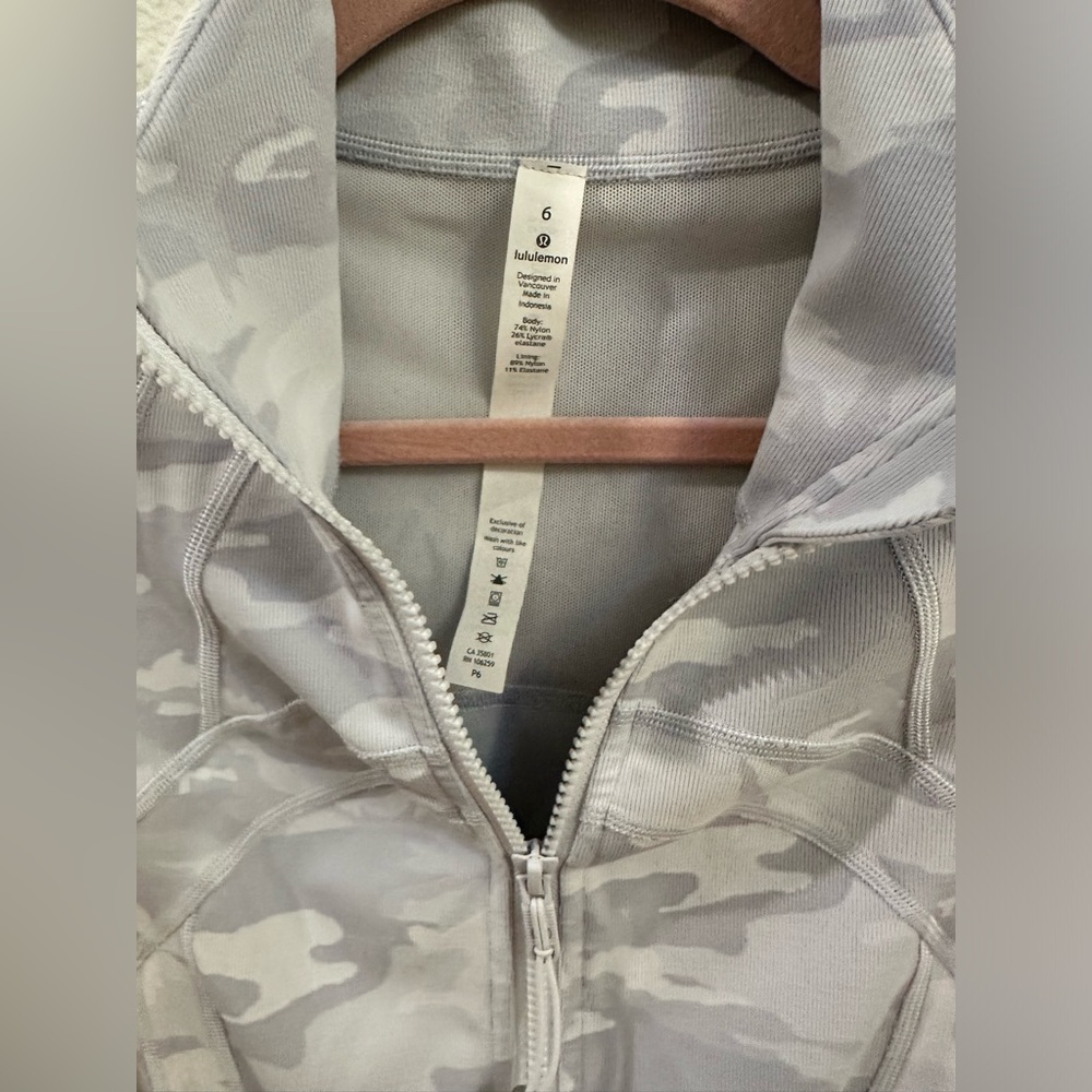 Lululemon Define Jacket - Picture 2 of 3
